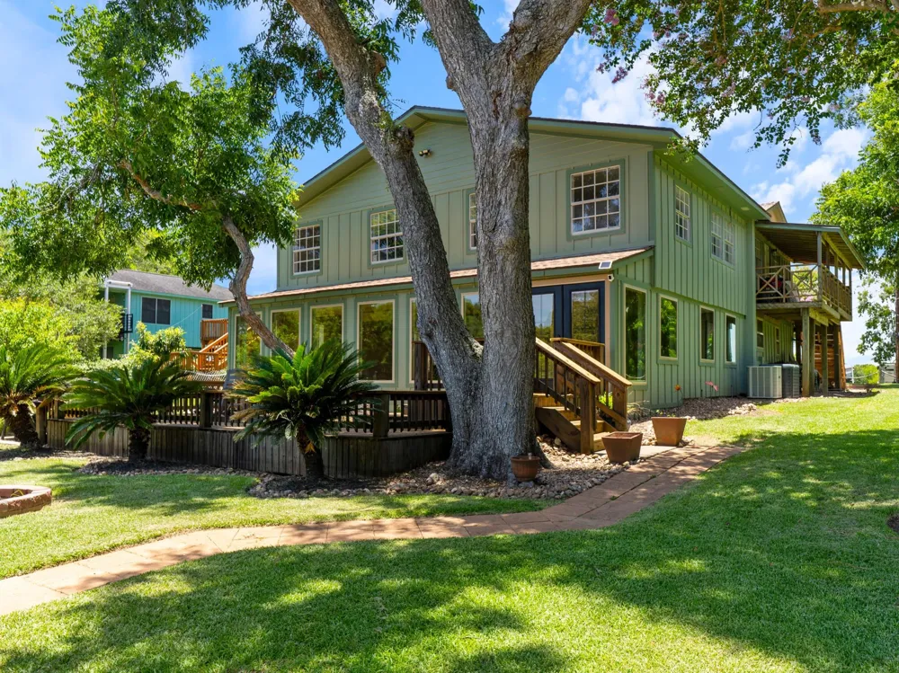 2007 Private Road 652 Sargent, TX 77414