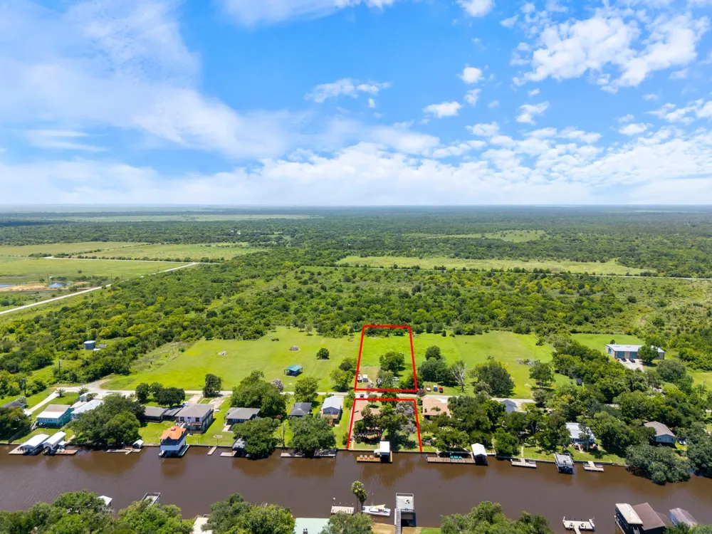 2007 Private Road 652 Sargent, TX 77414