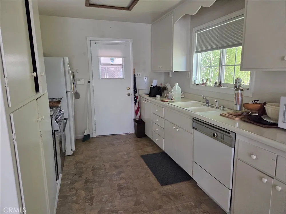 10498 Redwood Road Loch Lomond, CA 95426