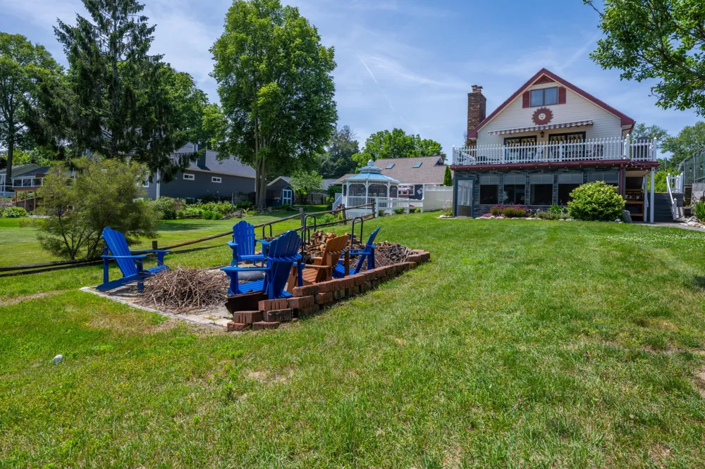 5791 Beech Street Coloma, MI 49038
