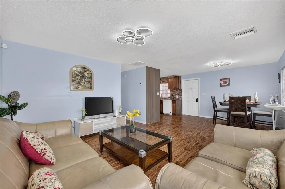 1241 DEEROCK DRIVE Orlando, FL 32811