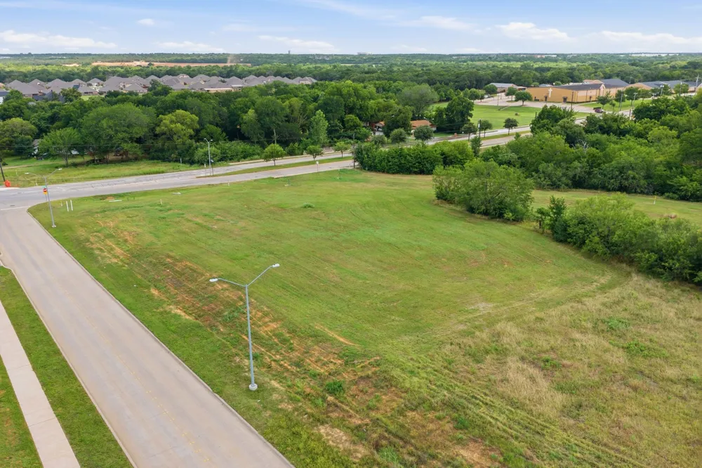 1340 W Broad Street Mansfield, TX 76063