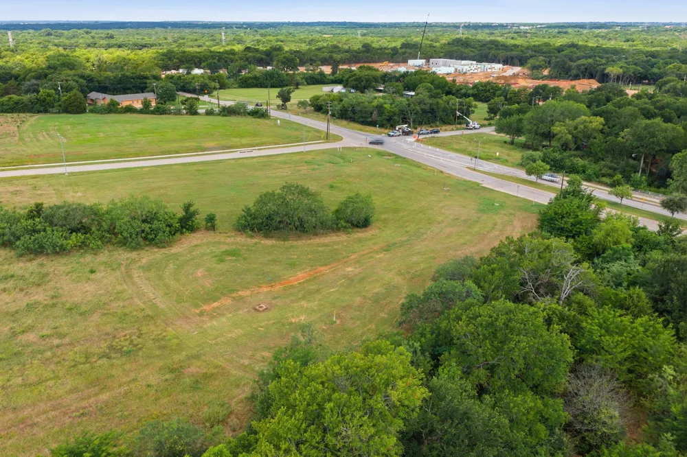 1340 W Broad Street Mansfield, TX 76063