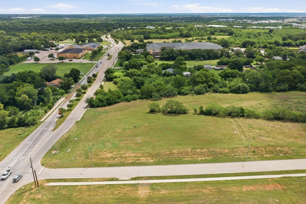 1340 W Broad Street Mansfield, TX 76063