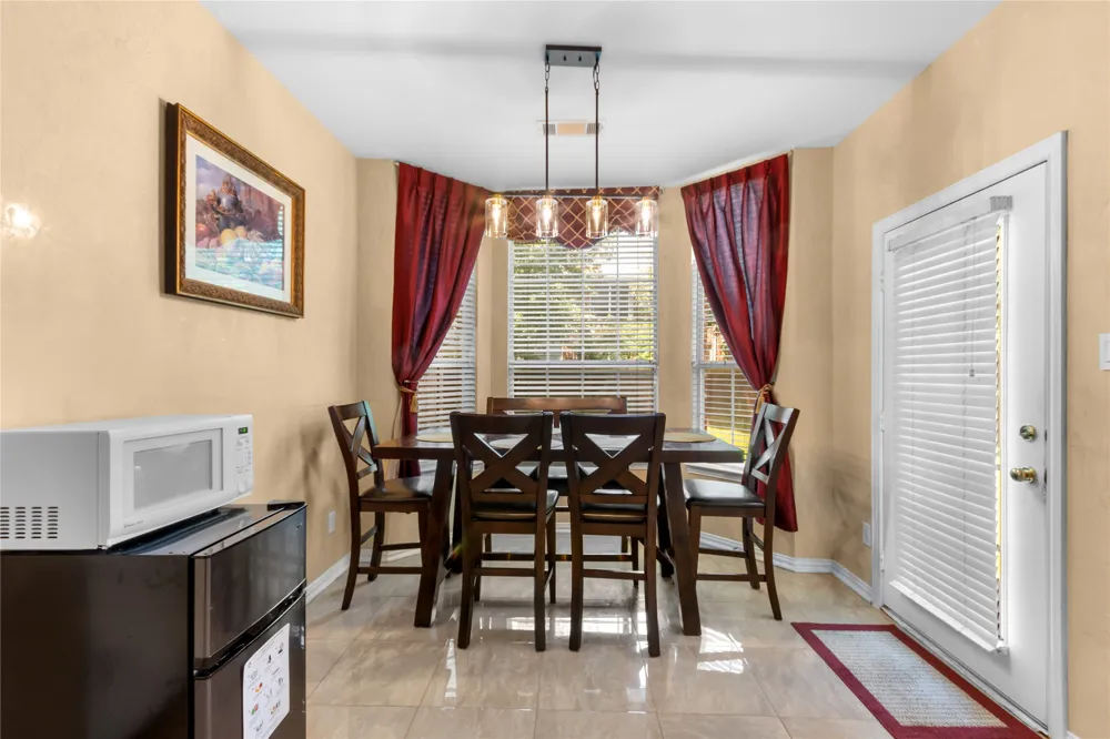 2012 Stevenson Lane Flower Mound, TX 75028