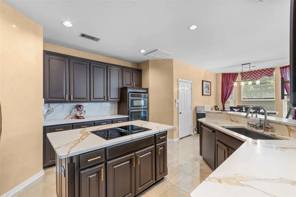 2012 Stevenson Lane Flower Mound, TX 75028