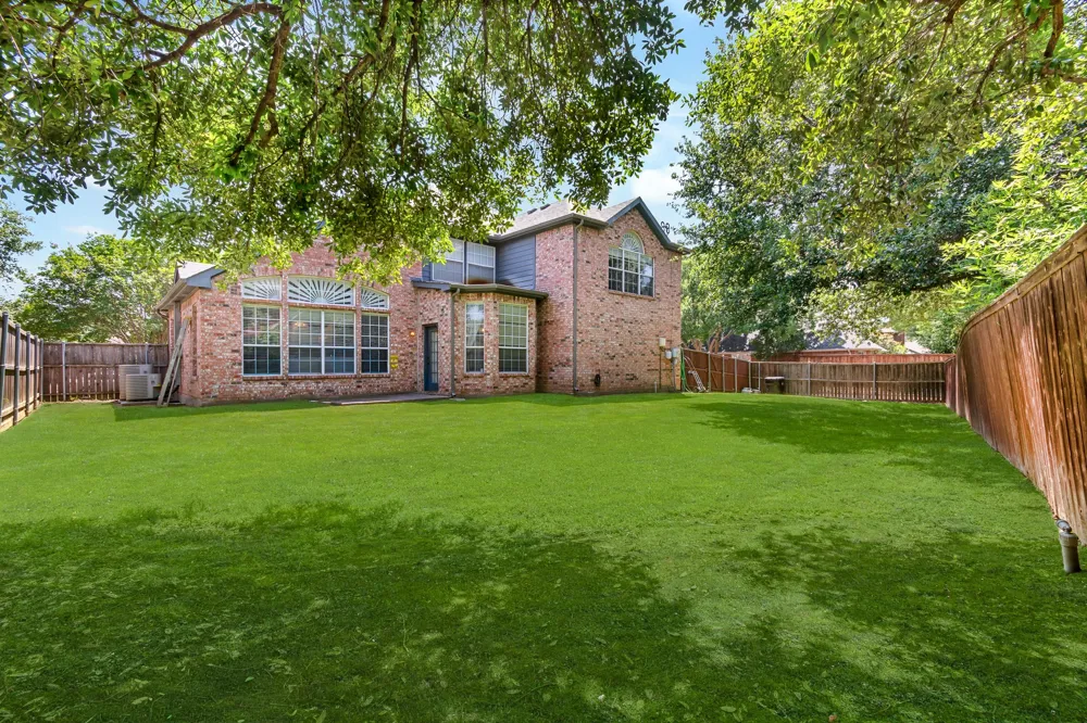 2012 Stevenson Lane Flower Mound, TX 75028