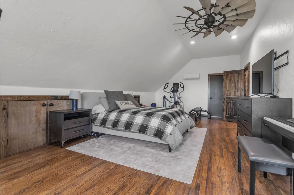 510 County Road 247 Valley View, TX 76272