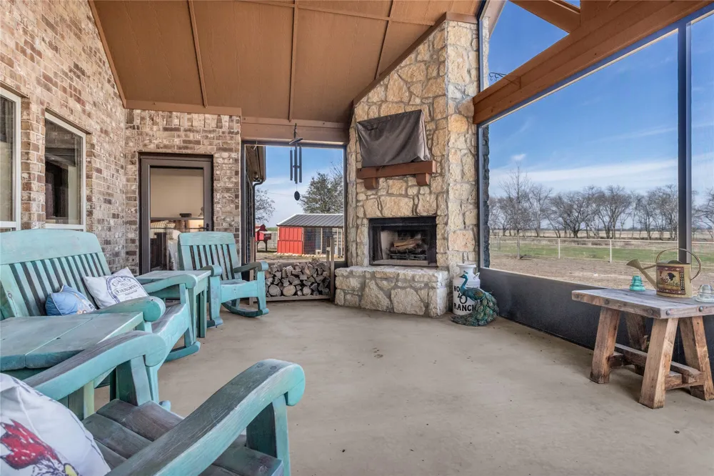 510 County Road 247 Valley View, TX 76272