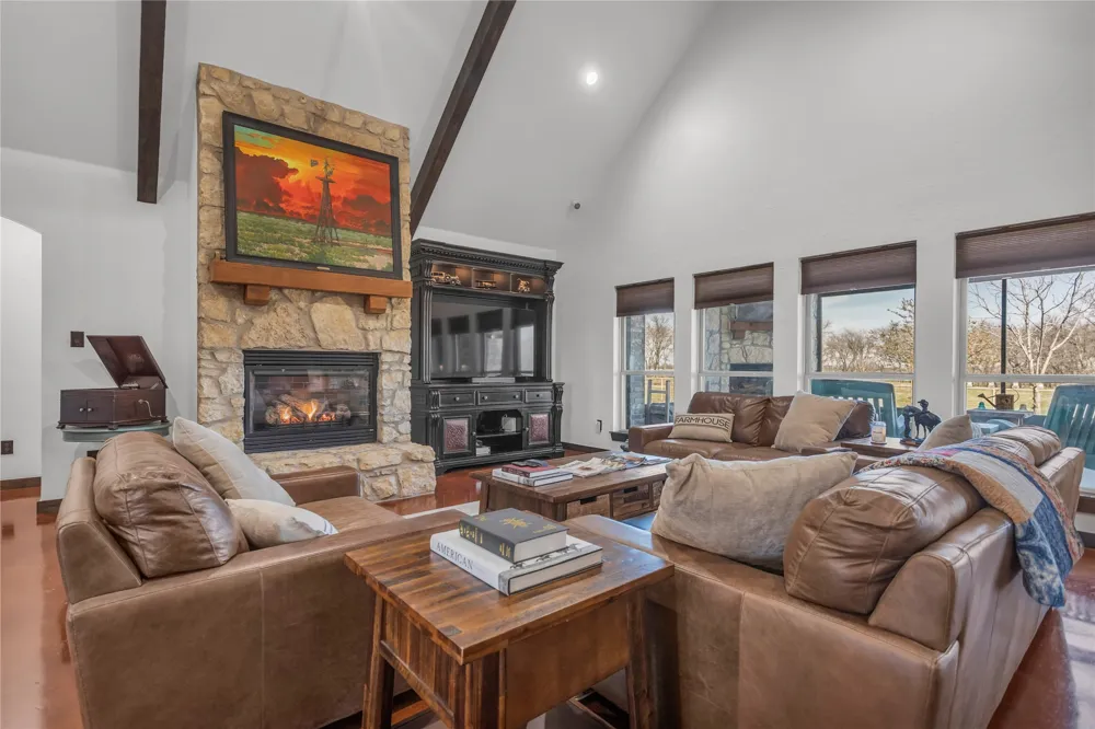 510 County Road 247 Valley View, TX 76272