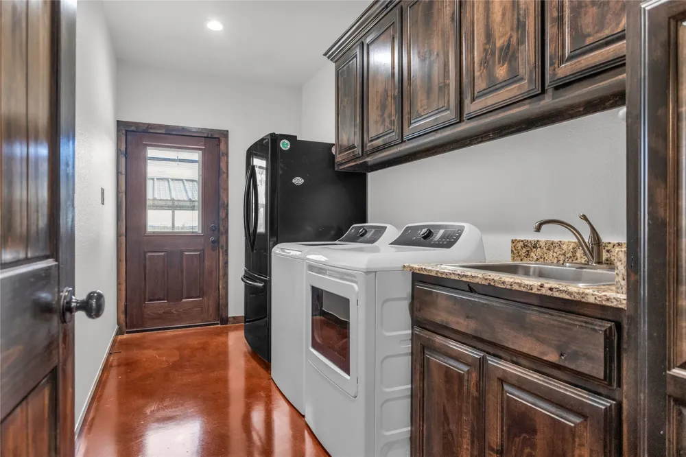 510 County Road 247 Valley View, TX 76272