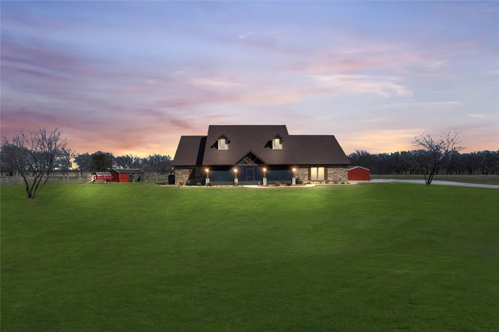 510 County Road 247 Valley View, TX 76272
