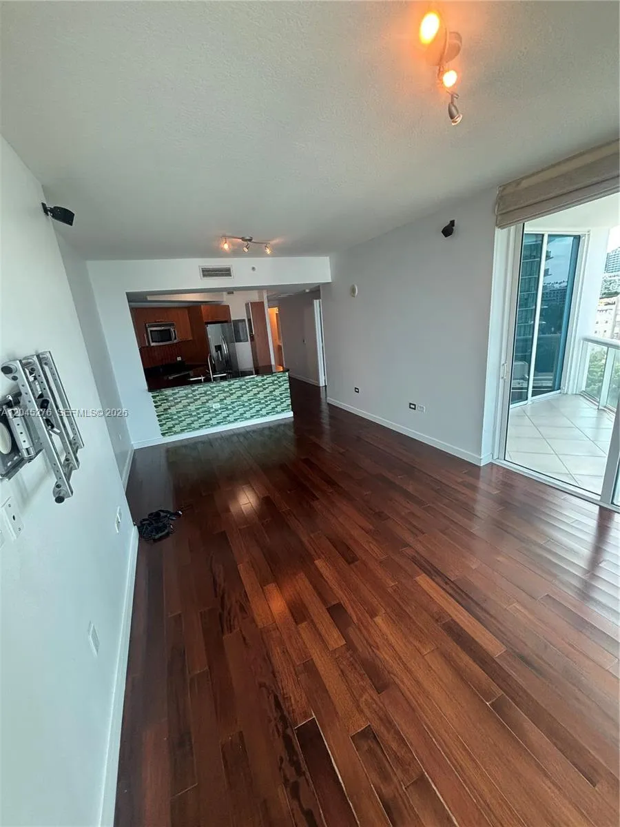 480 NE 30th St #1004 Miami, FL 33137