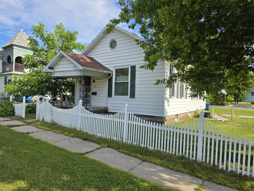 328 4th Street Manistee City, MI 49660