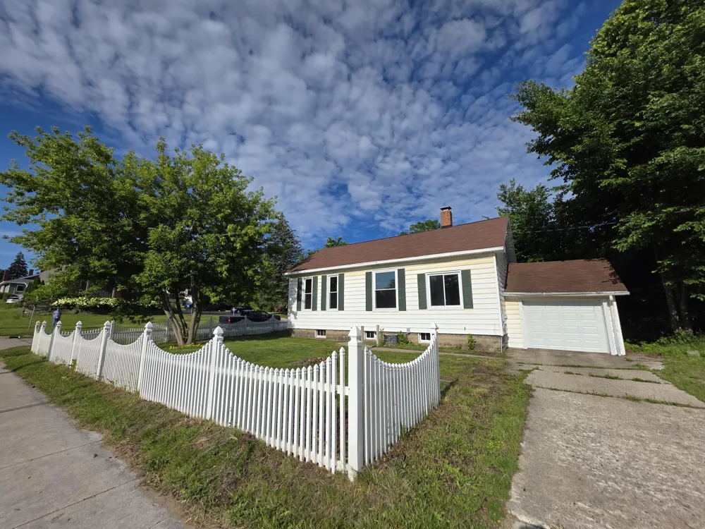 328 4th Street Manistee City, MI 49660