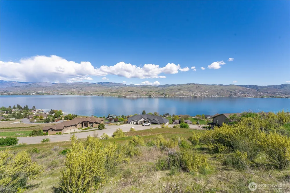 306 Clos Chevalle Road Chelan, WA 98816