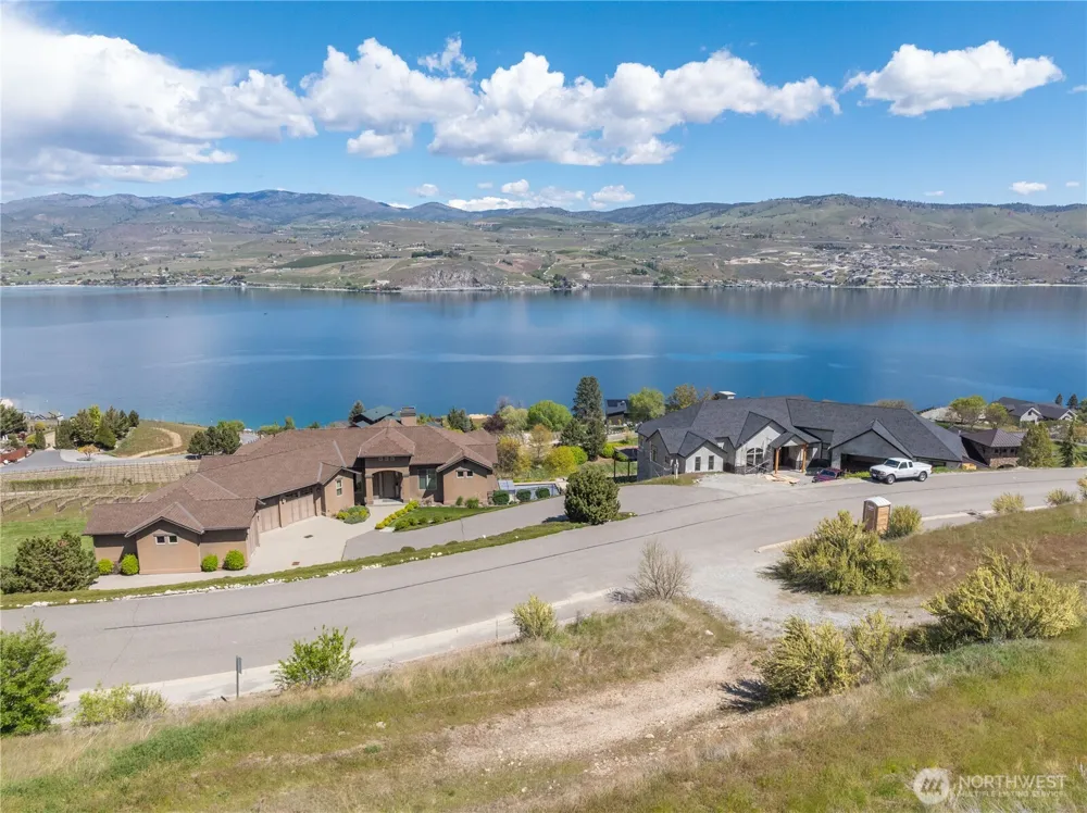 306 Clos Chevalle Road Chelan, WA 98816