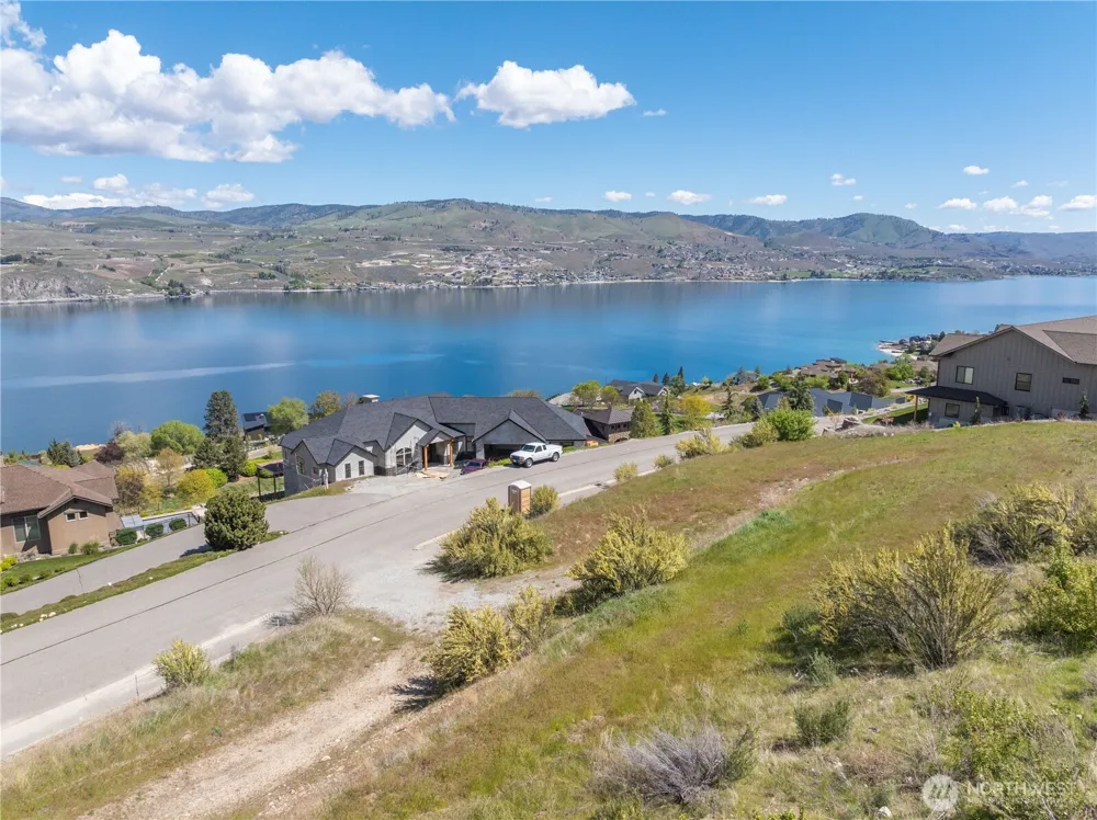 306 Clos Chevalle Road Chelan, WA 98816