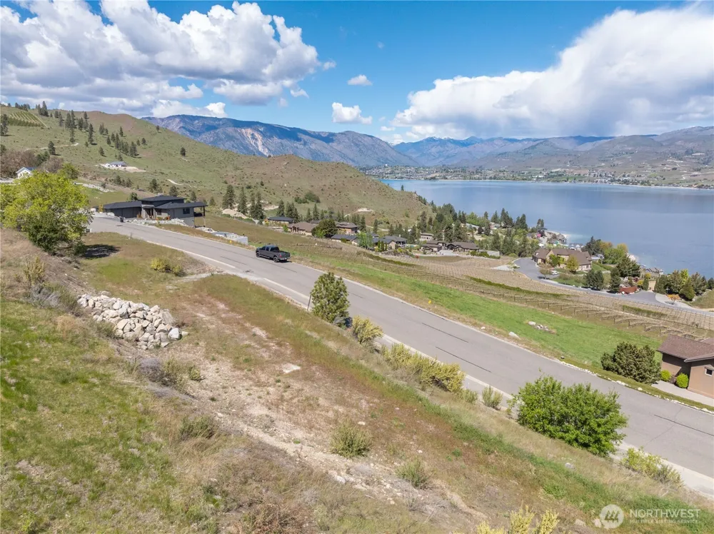 306 Clos Chevalle Road Chelan, WA 98816