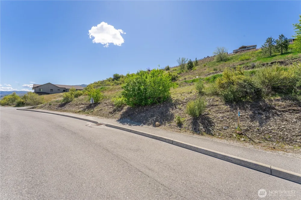 306 Clos Chevalle Road Chelan, WA 98816