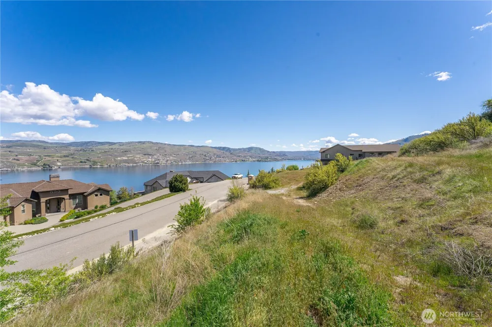 306 Clos Chevalle Road Chelan, WA 98816