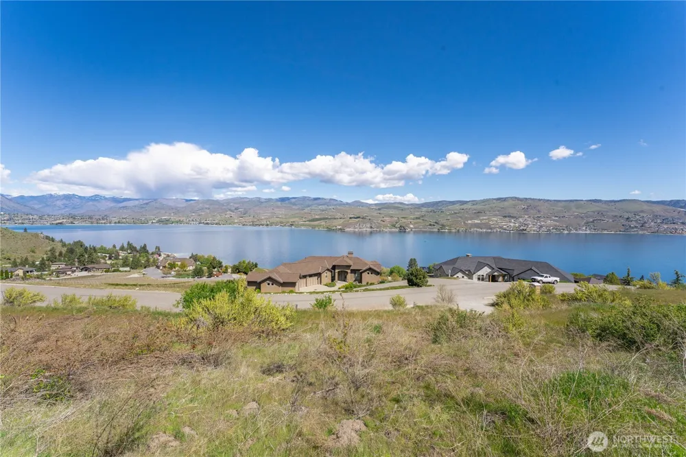 306 Clos Chevalle Road Chelan, WA 98816