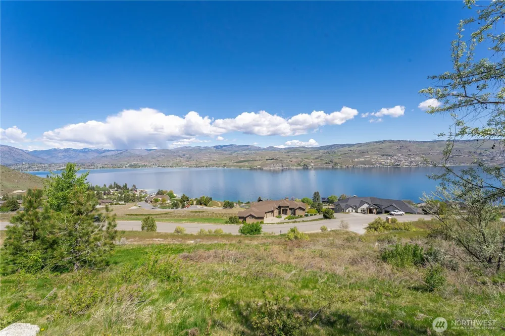 306 Clos Chevalle Road Chelan, WA 98816