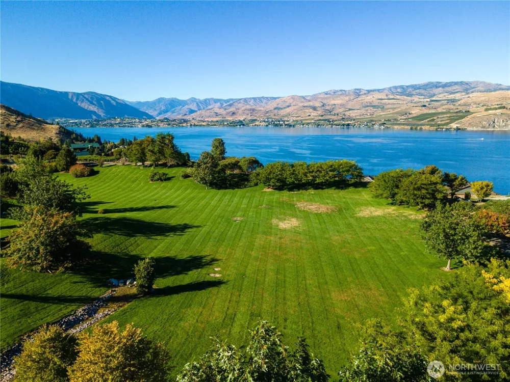 306 Clos Chevalle Road Chelan, WA 98816