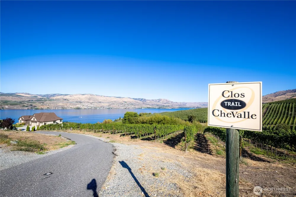 306 Clos Chevalle Road Chelan, WA 98816