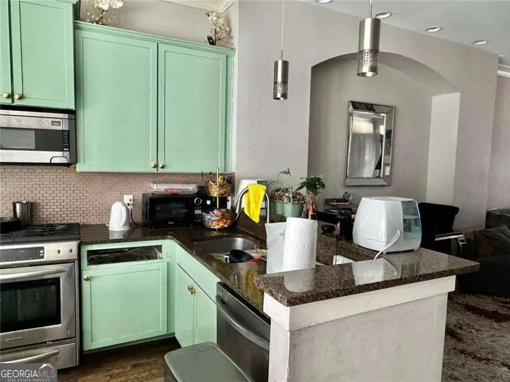 4666 Magnolia CMNS Dunwoody, GA 30338