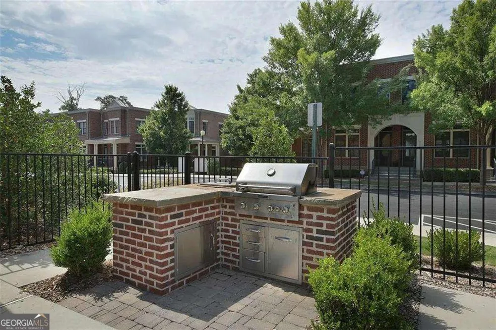 4666 Magnolia CMNS Dunwoody, GA 30338