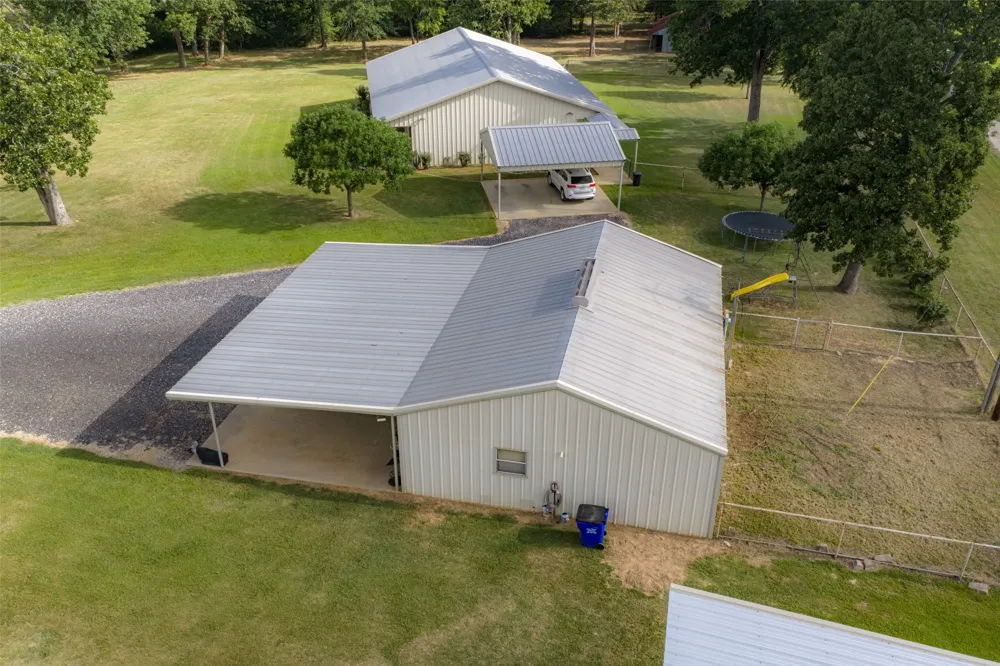 10457 State Highway 110 Van, TX 75790