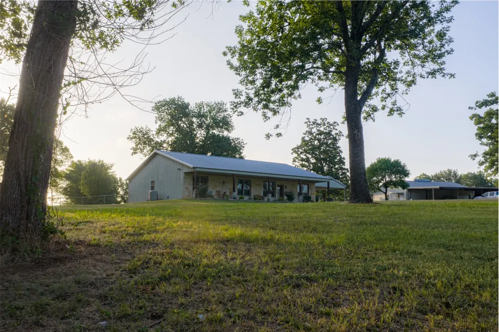 10457 State Highway 110 Van, TX 75790