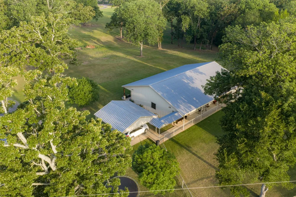 10457 State Highway 110 Van, TX 75790