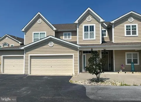 121 ROCK LEDGE COURT