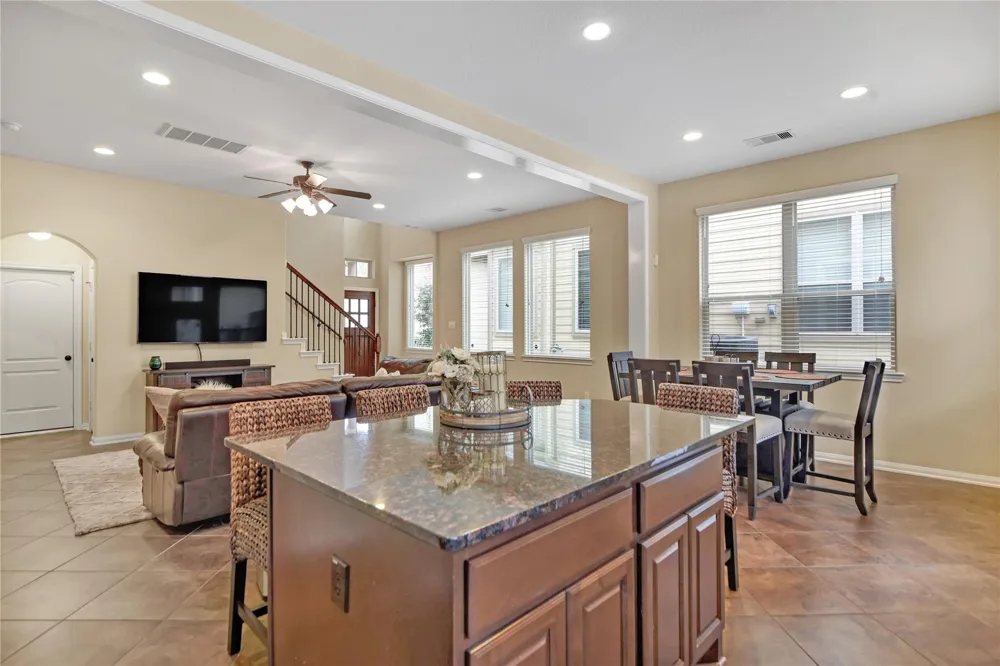 21 Cheswood Manor Drive The Woodlands, TX 77382