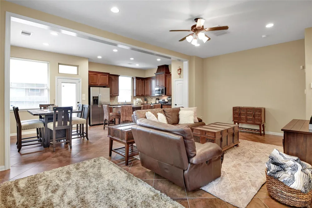 21 Cheswood Manor Drive The Woodlands, TX 77382