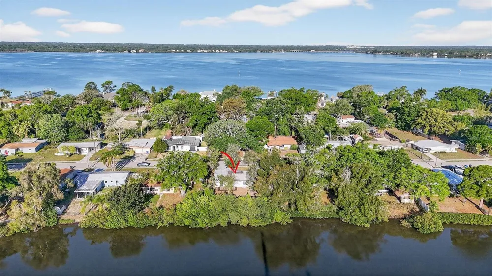 413 COUNTRY CLUB DRIVE Oldsmar, FL 34677