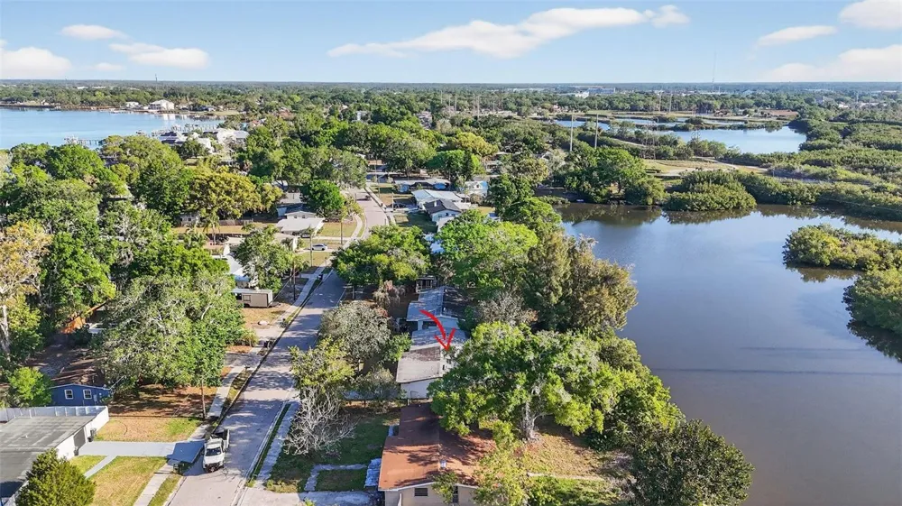 413 COUNTRY CLUB DRIVE Oldsmar, FL 34677