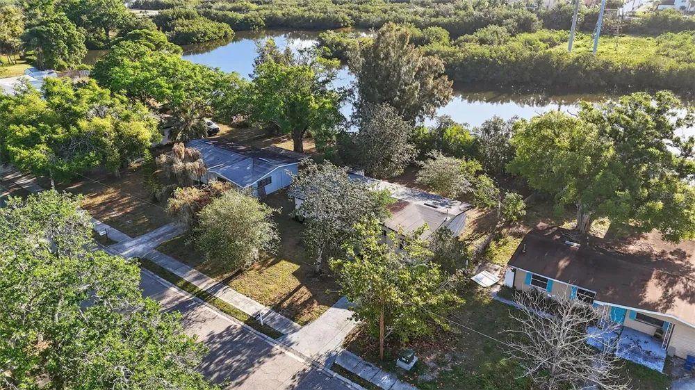 413 COUNTRY CLUB DRIVE Oldsmar, FL 34677