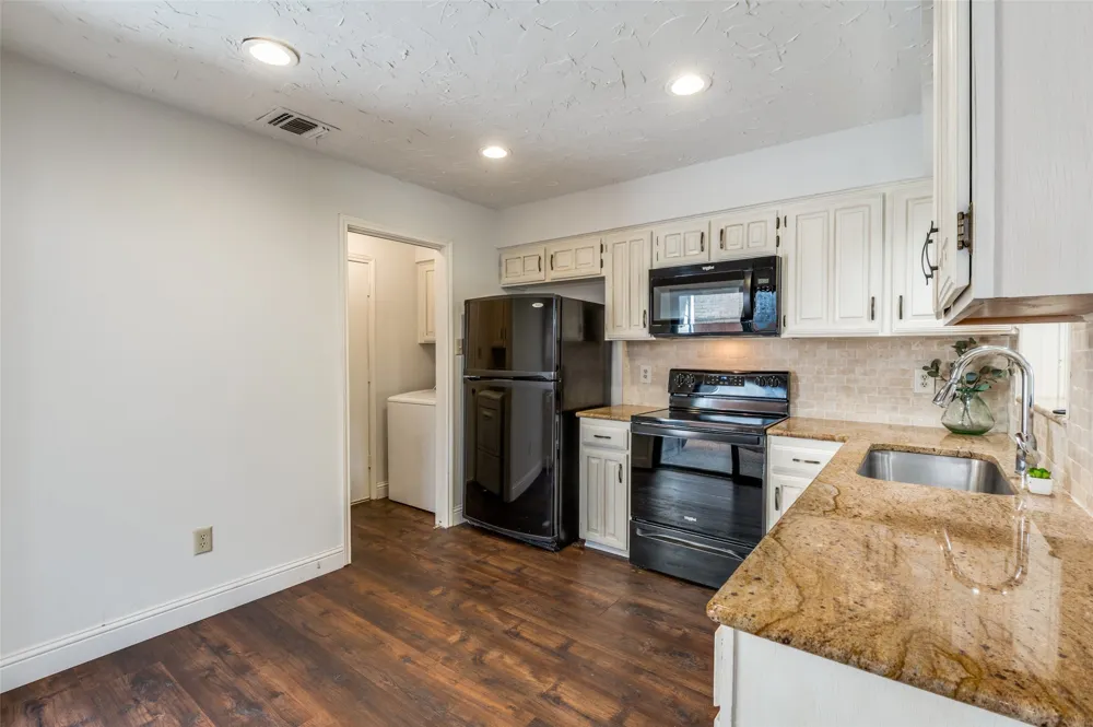 17490 Meandering Way #2203 Dallas, TX 75252