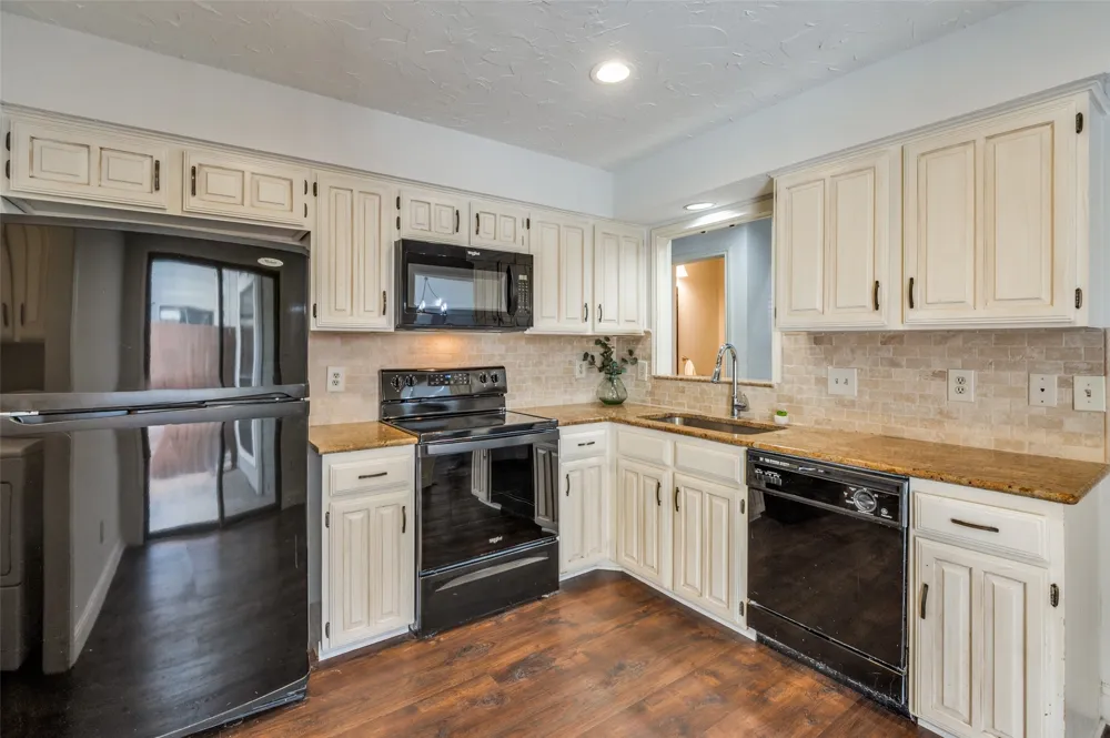 17490 Meandering Way #2203 Dallas, TX 75252