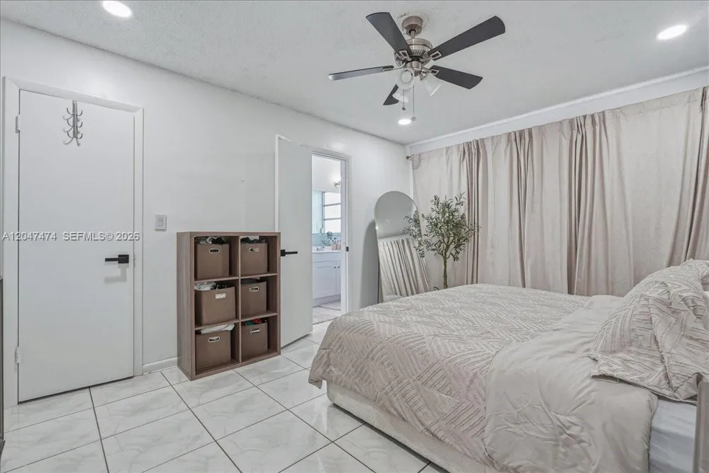 7850 W 16th Ave Hialeah, FL 33014