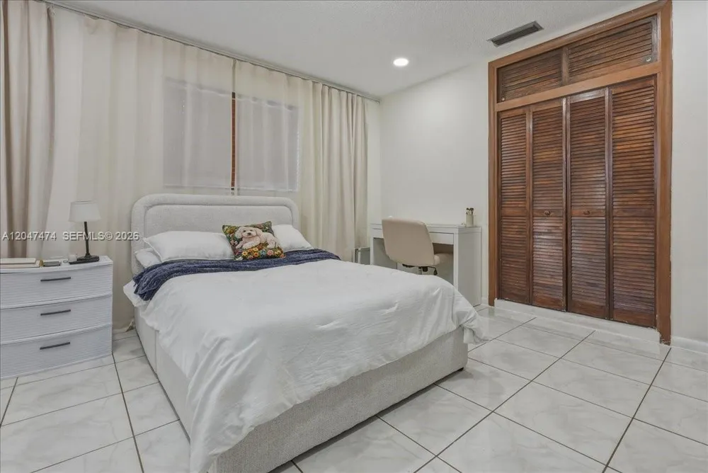 7850 W 16th Ave Hialeah, FL 33014