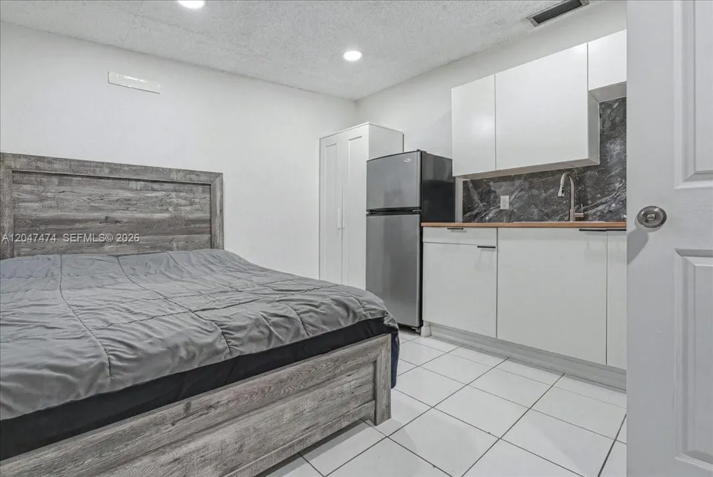 7850 W 16th Ave Hialeah, FL 33014