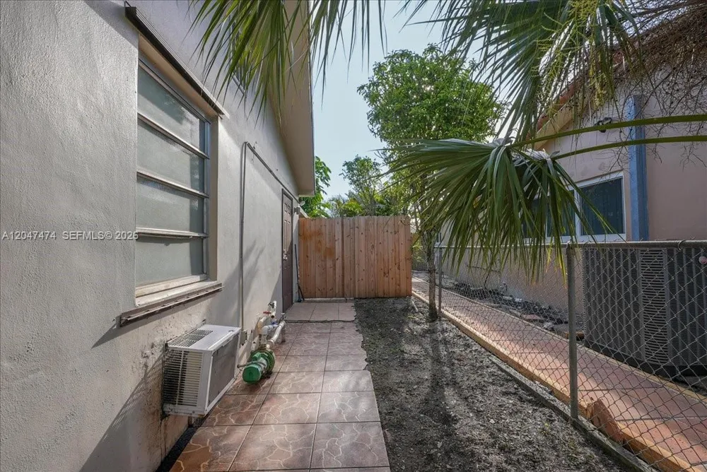 7850 W 16th Ave Hialeah, FL 33014