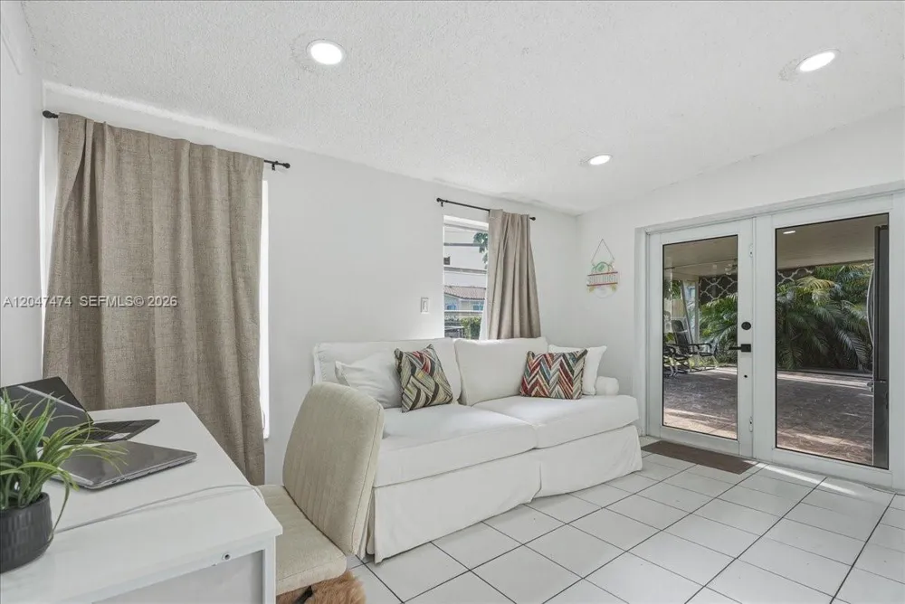 7850 W 16th Ave Hialeah, FL 33014