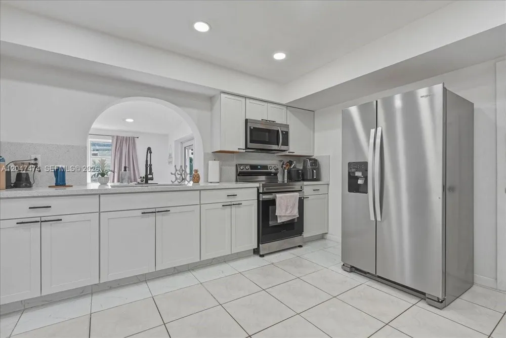 7850 W 16th Ave Hialeah, FL 33014