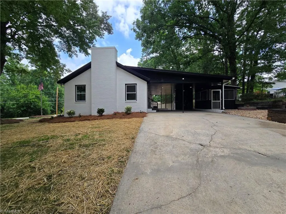 701 Willowmoore Avenue Thomasville, NC 27360