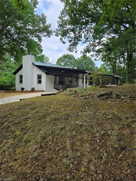 701 Willowmoore Avenue Thomasville, NC 27360